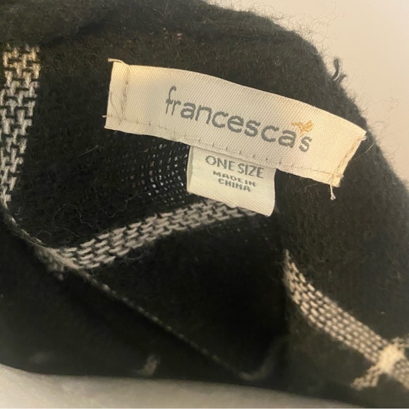 Francesca’s Ruana Shawl, OS - Picture 6 of 7